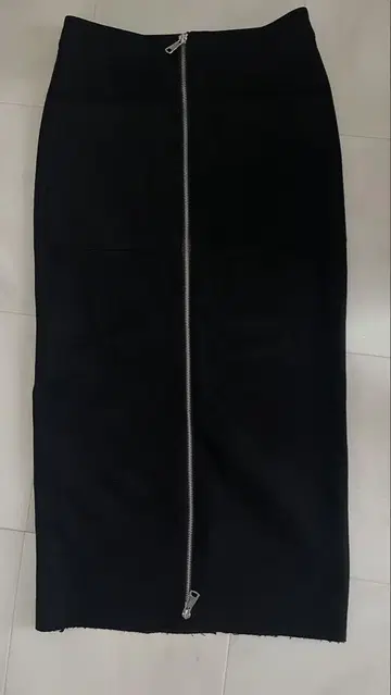 블랙 타이트 스커트 프론트 지퍼