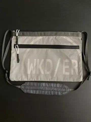 WKD/ER 그레이 사코슈
