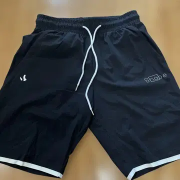 Shape 블랙 숏 팬츠