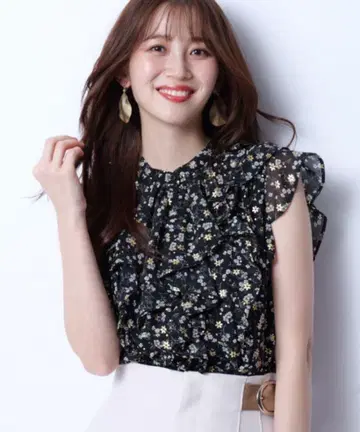 미사용 새상품 JUSGLITTY 프릴 프린트 블라우스
