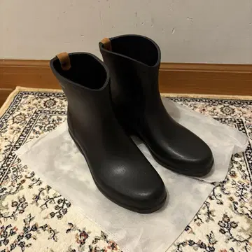 AIGLE 블랙 숏부츠
