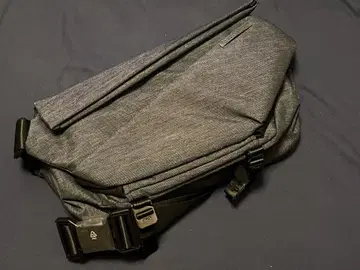 NIID R1 바디백 그레이
