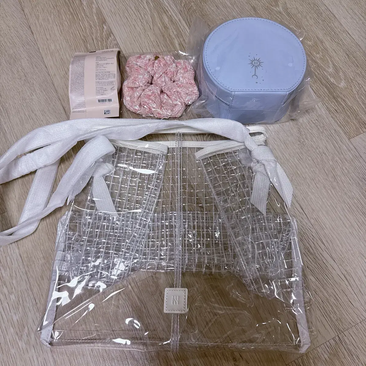 헤라 글로우쿠션 머리끈 파우치 비치백