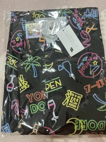 YOIDORE 술 네온 알로하 셔츠 블랙