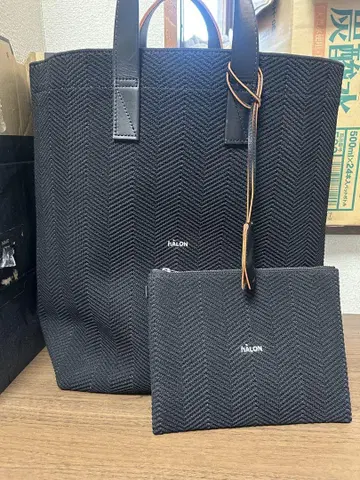 컨디션 최상, 정가 24,200엔 hALON 헤링본 니트 토트백