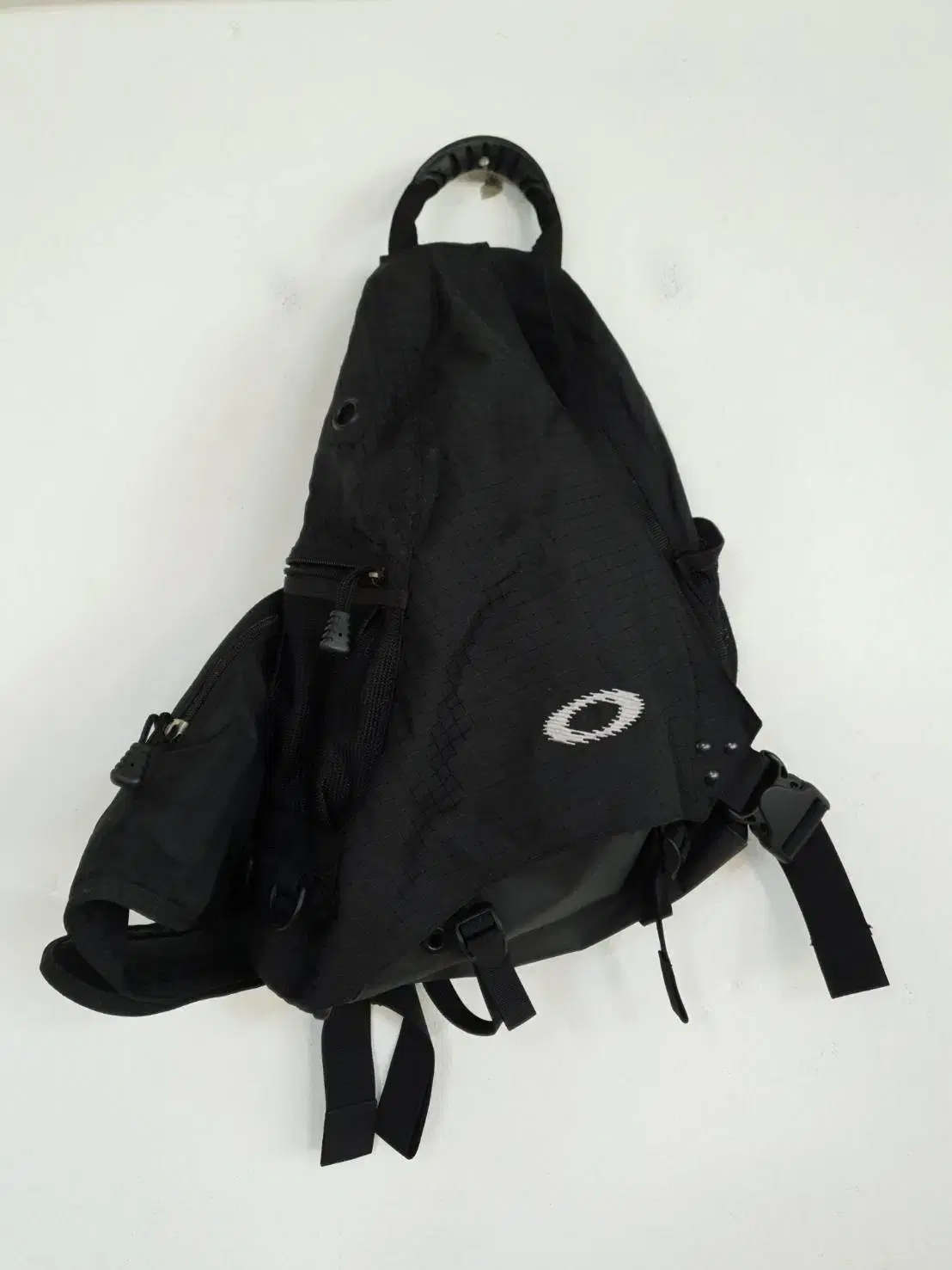 Oakley Sandbag Sling Bag