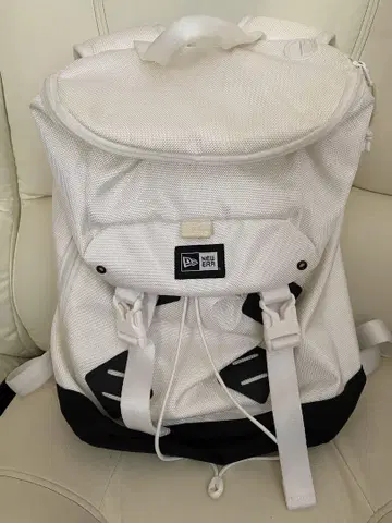 뉴에라 백팩