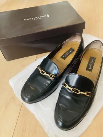 MACKINTOSH LONDON 블랙 가죽 로퍼