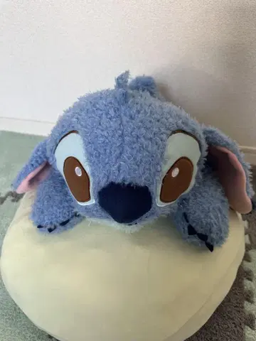 스티치 봉제 인형 누워있는 스타일