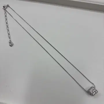SWAROVSKI 스와로브스키 목걸이 큐브 다이스