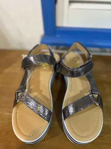 메탈릭 블랙 스트랩 샌들 39(24.5~25cm)