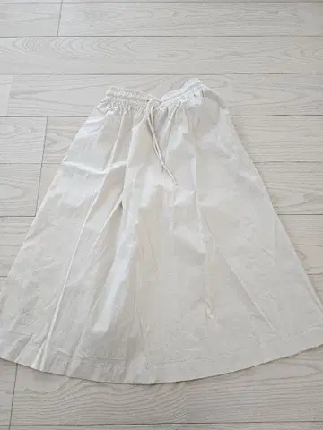 뉴발란스 스커트