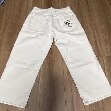 XLARGE 와이드 팬츠 화이트 저글러 자수