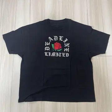 DEADLINE 장미 프린트 티셔츠 블랙