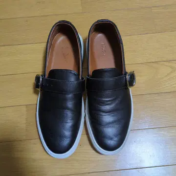 HALON 블랙 가죽 스니커즈