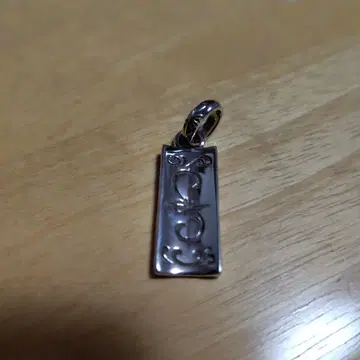 세 번째 스테인리스 탑