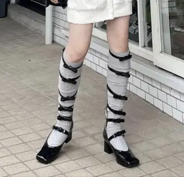 자신을 위한 리본 장식 여성스러운 펌프스 부츠