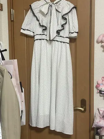 evelyn 도트 무늬 프릴 롱 원피스