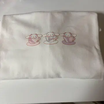 Rady 시나모롤 콜라보 화이트 티셔츠