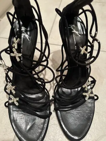 Giuseppe Zanotti 자노티 샌들 하이힐 비쥬