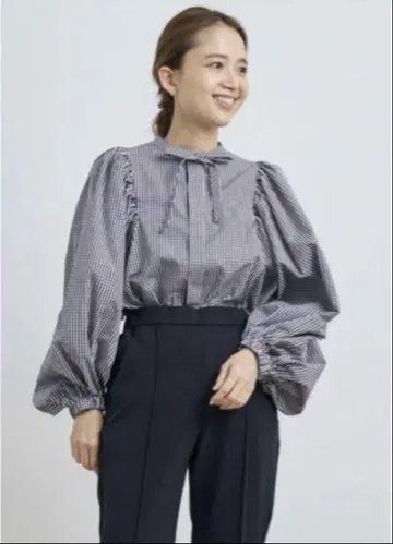 yori 깅엄 리본 퍼프 슬리브 블라우스 네이비