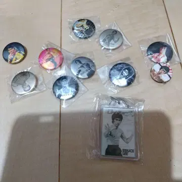 블루스 리 배지와 키링 세트, 불타는 드래곤