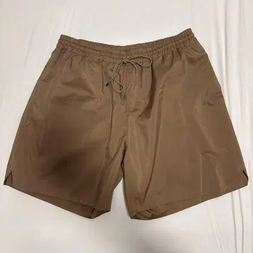 새상품급 LIGHT FINX POLYESTER SHORTS