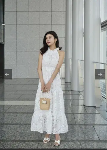 홀터 백 리본 티어드 드레스 레이스