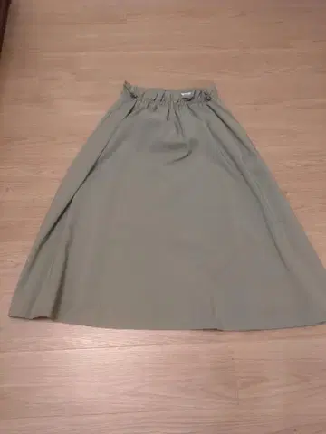 Lilian 플레어 스커트 올리브 그린
