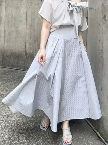 FRAY I.D 다이아 퀼팅 자카드 플레어 스커트 사이즈 1