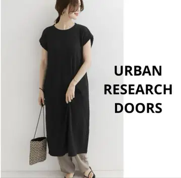 URBAN RESEARCH DOORS 트위스트 슬리브 써멀 원피스