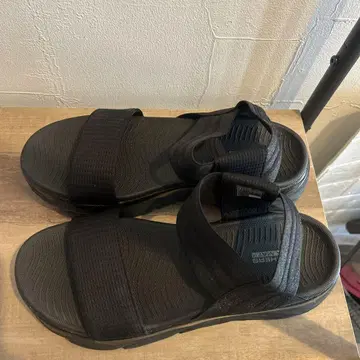 스케쳐스 샌들