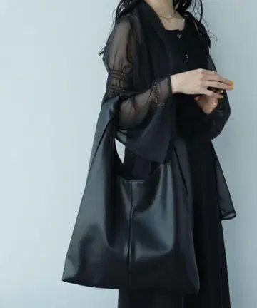 HARE 합성 가죽 쇼핑백 토트백