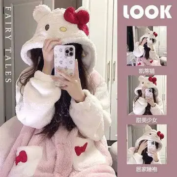 헬로키티 후드 부착 모코모코 파자마