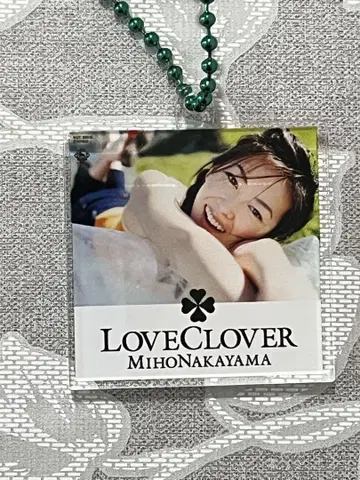 나카야마 미호 아크릴 키링 LOVE CLOVER