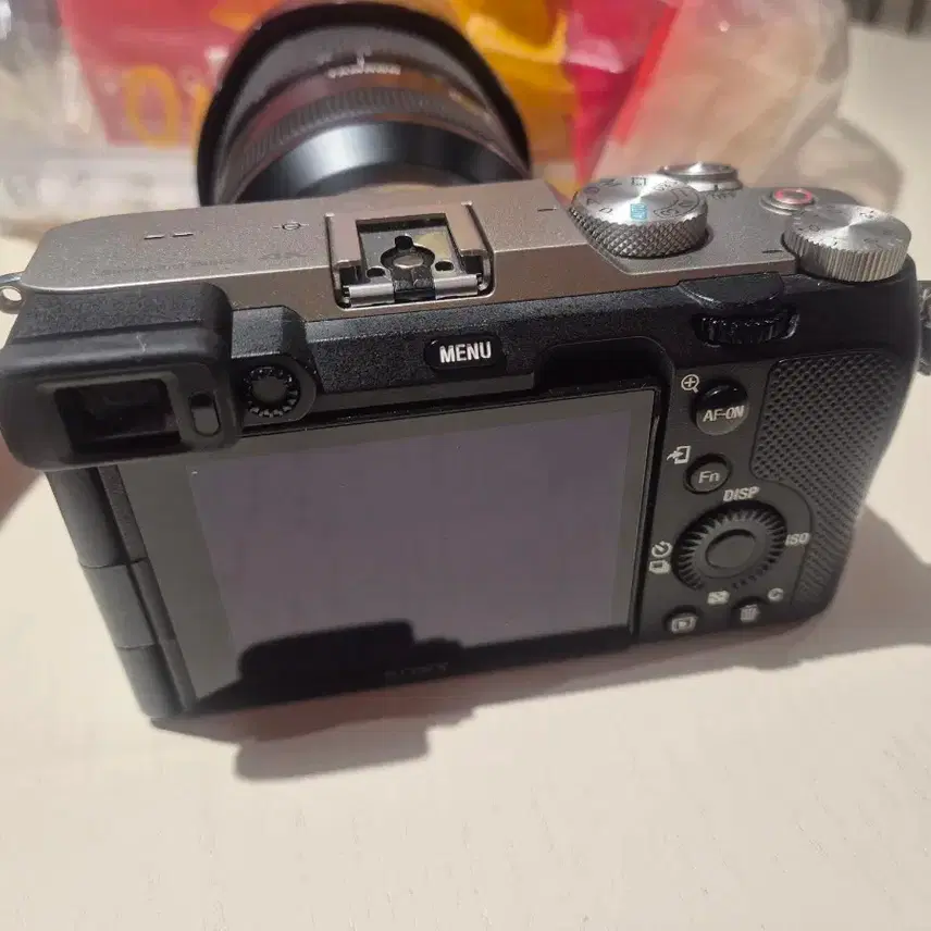 a7c 소니  500컷대 에이끕  새상품급 실버 탐론 2875g2도 판매