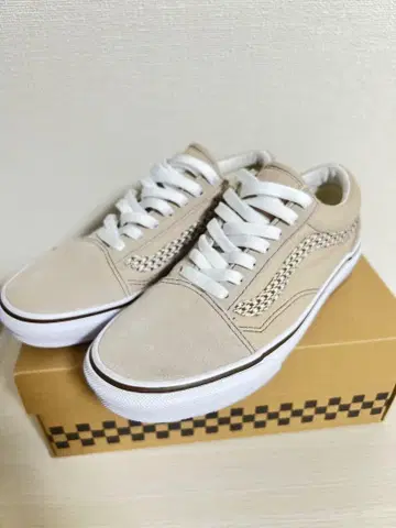 Vans 베이지 스니커즈 플라워 자수