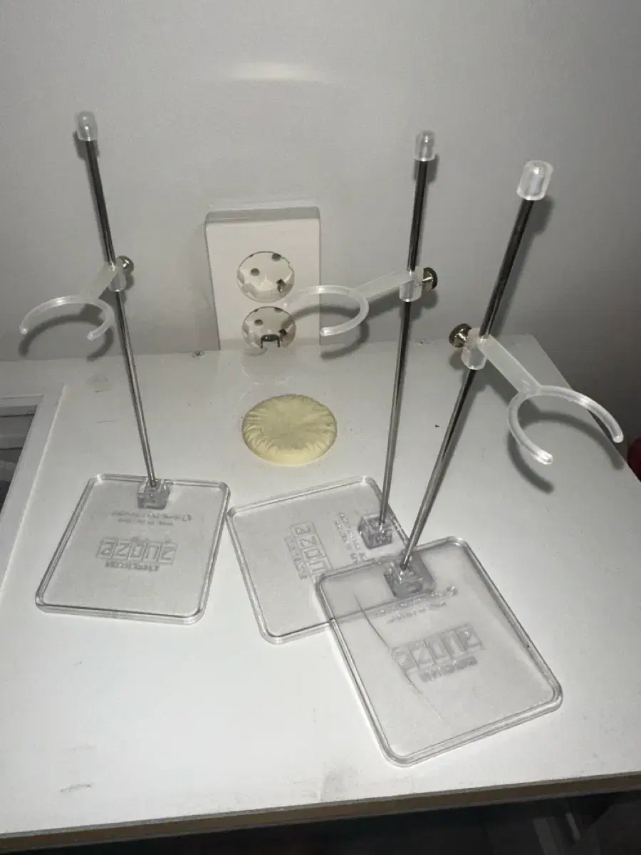 Yook Il Doll stand, 3 in bulk
