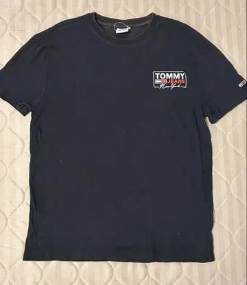TOMMY JEANS 블랙 티셔츠 L