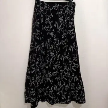 마우지 GARDEN JACQUARD MAXI 스커트