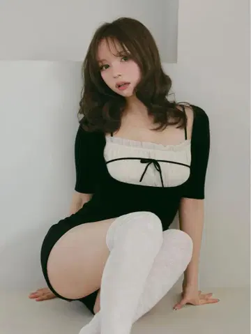 앤드메리 미우 프릴 톱스
