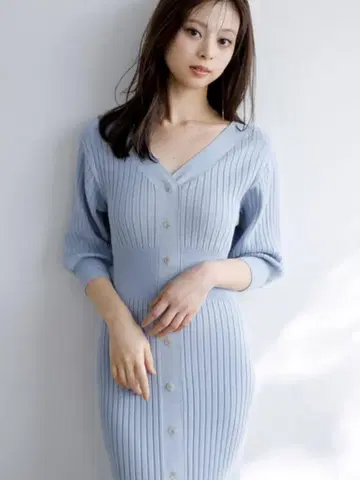 스나이델 프론트 버튼 니트 원피스