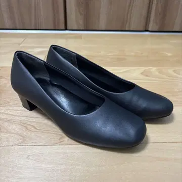 새상품급 펌프스 24.5cm