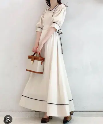 릴리 브라운 Lily Brown 컬러 파이핑 롱 원피스