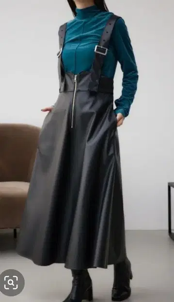 AZUL 인조 가죽 살로펫 플레어 스커트