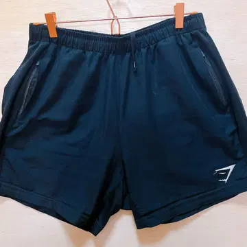 GYMSHARK 헬스장 샤크 블랙 숏 팬츠 지퍼 포켓 부착