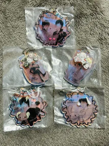 가챠 이토 준지 산리오 캐릭터즈 아크릴 참 미소년 5개 세트