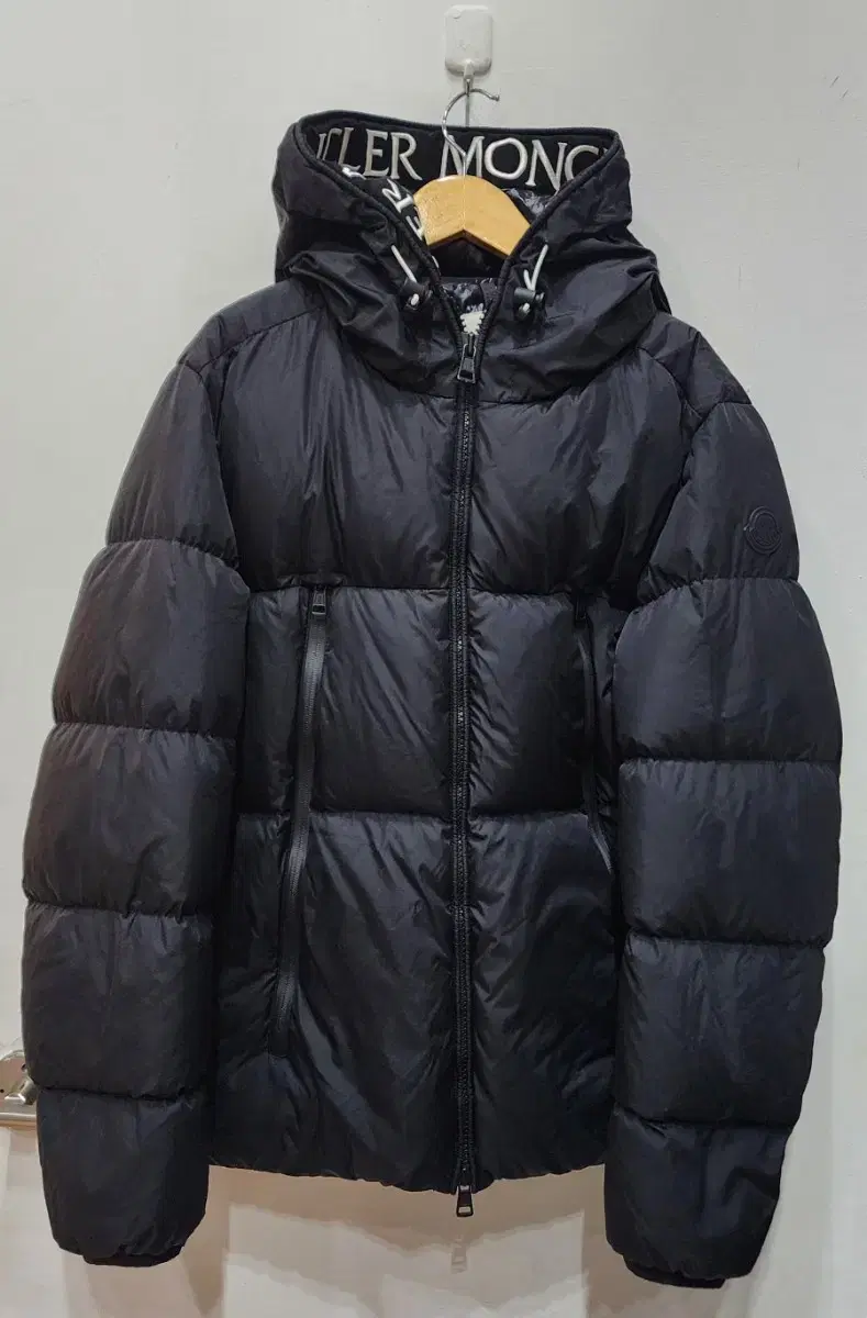 몽클레어 몽클라 3사이즈 블랙와펜