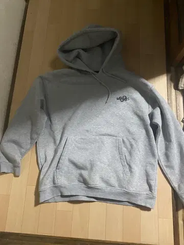 그레이 후드티 kutir 백 프린트