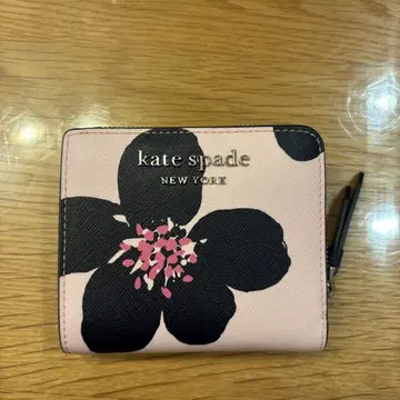 kate spade 꽃무늬 접이식 지갑